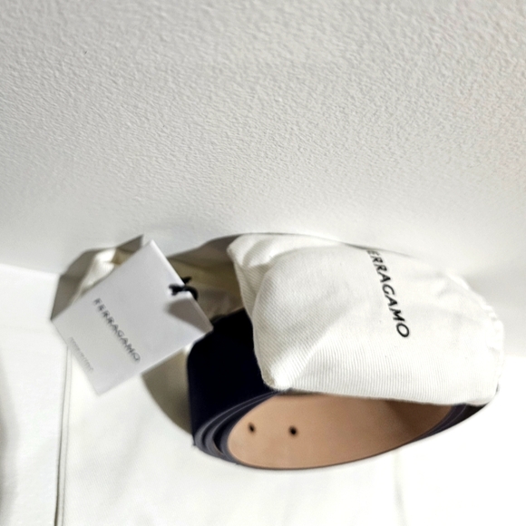 FERRAGAMO GANCIO SUEDE BELT - Picture 7 of 12